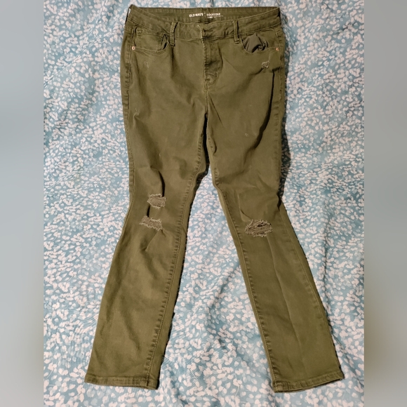 Old Navy Denim - Old Navy Mid Rise Rockstar sage green distressed skinny jeans Size 14